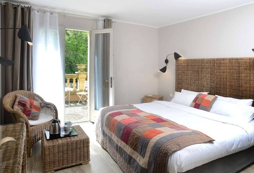 Номер Superior Вид на Бассейн, Best Western L'Orangerie