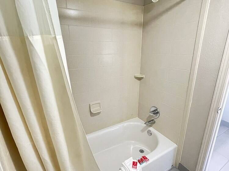 Люкс Адаптированный для Инвалидов, Econo Lodge Inn & Suites