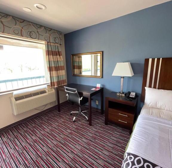 Номер Стандарт 2 Двуспальные Кровати, Econo Lodge Inn & Suites