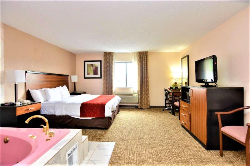 스위트 킹사이즈 침대, Surestay Plus By Best Western Reading North