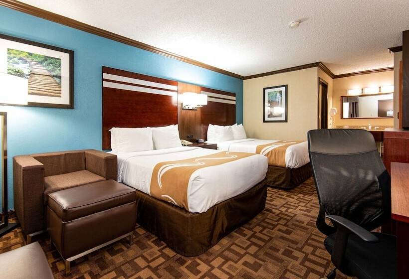 带2个双人床的标准工作室, Quality Inn & Suites Quakertown Allentown