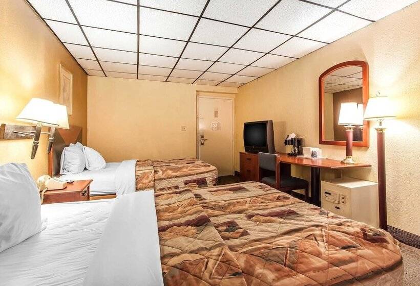 Номер Стандарт 2 Двуспальные Кровати, Rodeway Inn North