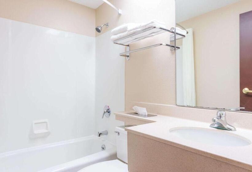 Стандартный Номер Кровать Кинг, Super 8 By Wyndham St Charles