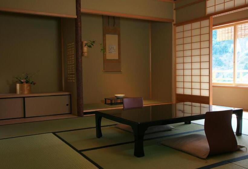 디럭스 스위트, Arima Onsen Takayamaso Hanano