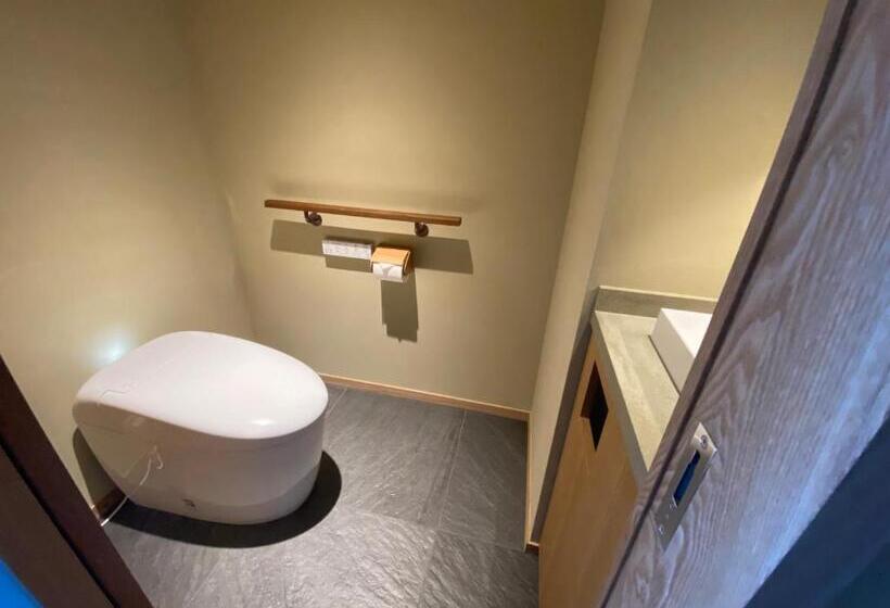 스위트 킹사이즈 침대, Arima Onsen Takayamaso Hanano