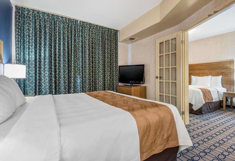 带大床的套房, Quality Suites