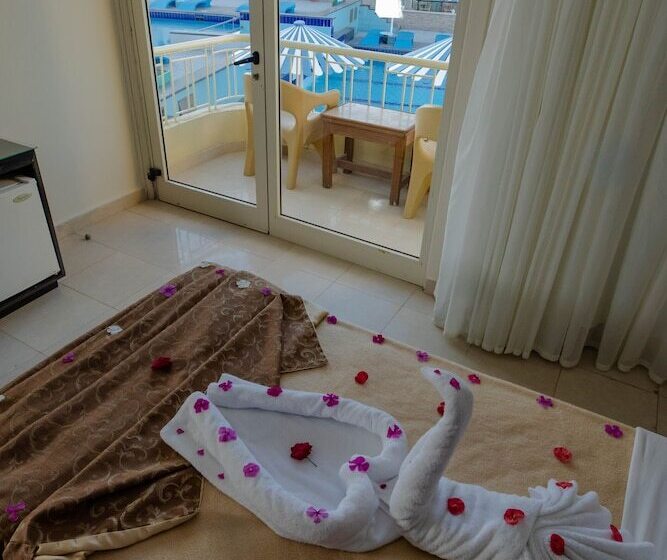 اتاق استاندارد سه نفره, Sand Beach Resort
