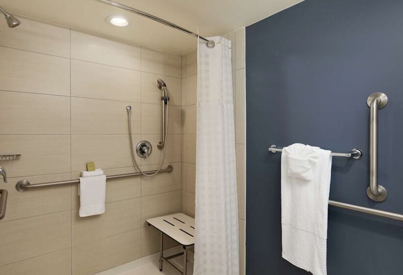 Mozgáskorlátozott Suite, Doubletree Resort By Hilton Myrtle Beach Oceanfront
