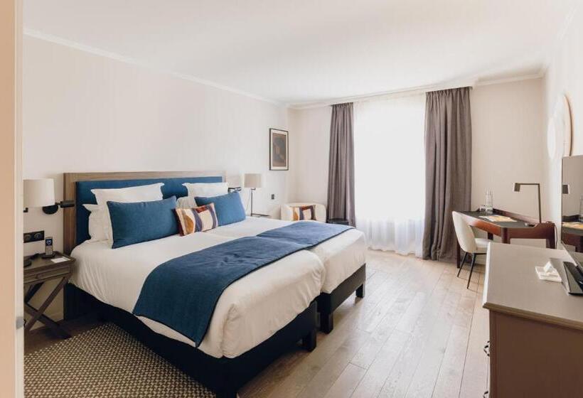 Семейный Номер, Hostellerie Cèdre & Spa Beaune
