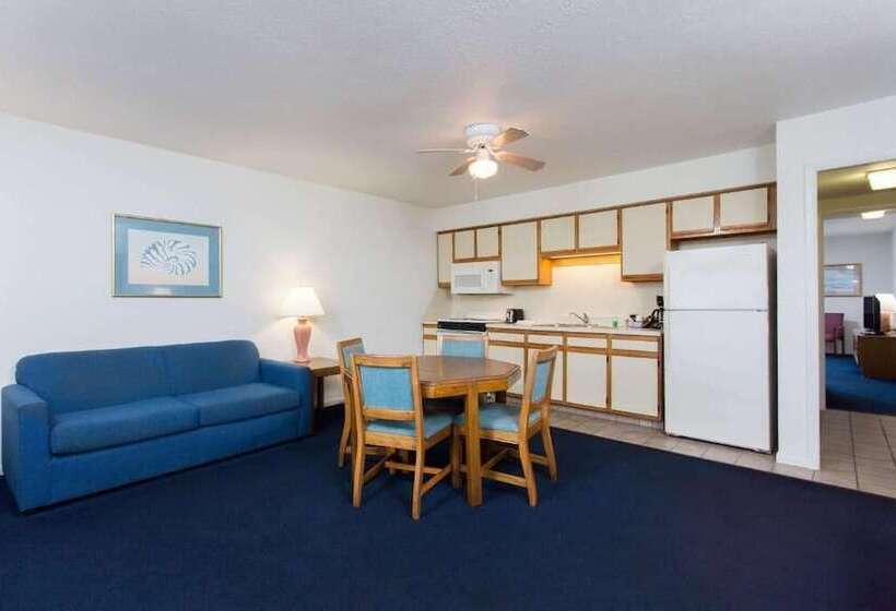 Люкс, Mariner Inn And Suites