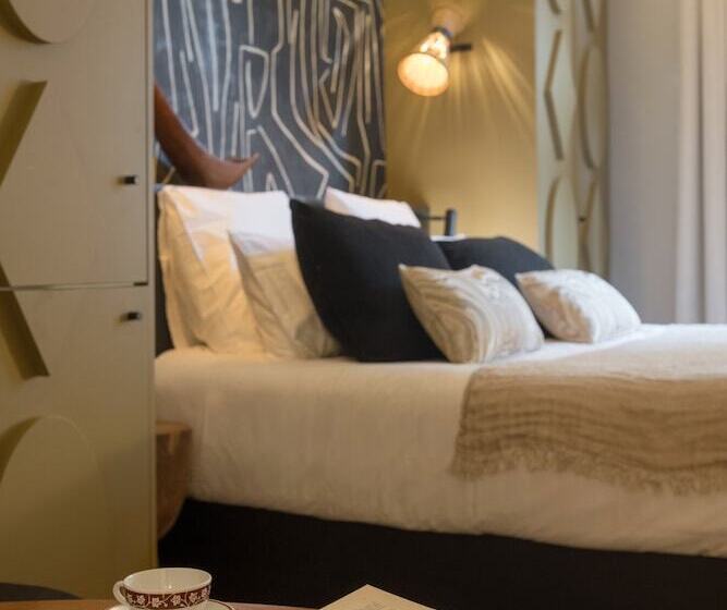 سوییت جونیور, Mihotel Tour Rose