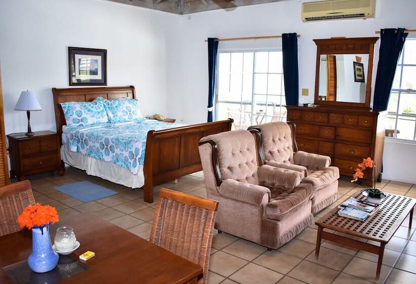 سوییت با چشم‌انداز دریا, Catamaran Hotel Marina