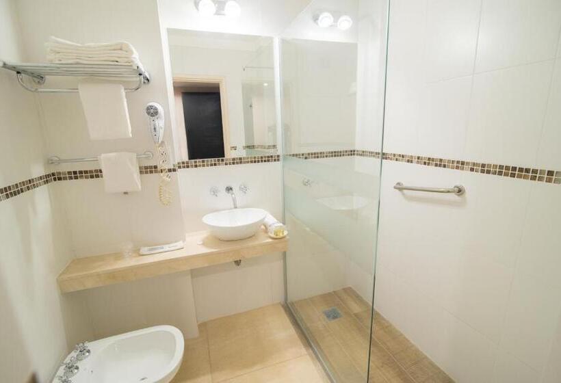 חדר סטנדרט לשלושה, Gran Hotel Continental