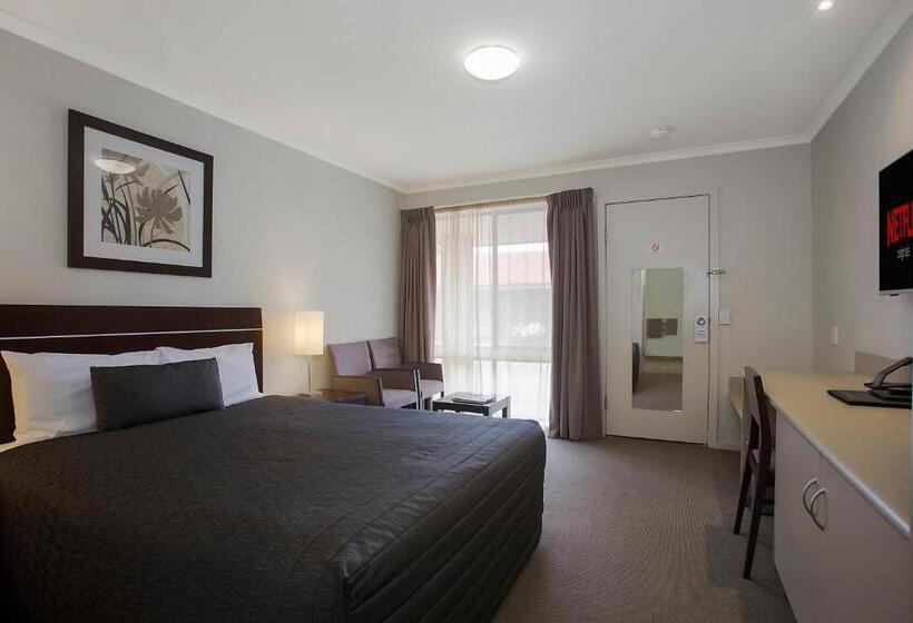 اتاق استاندارد, Elm Tree Motel