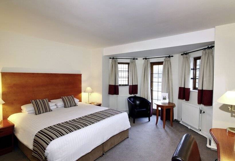 Номер Стандарт, Telford Madeley Court