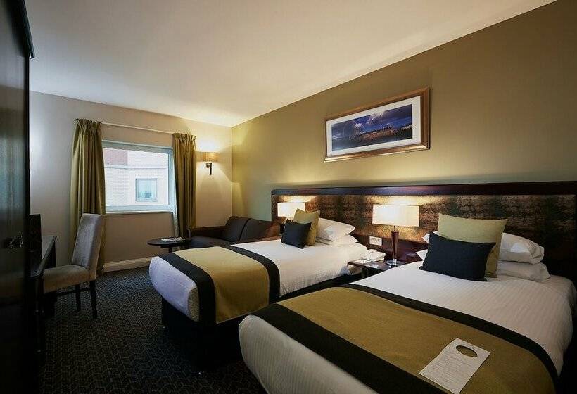 Номер Стандарт, Stamford Bridge Hotel London