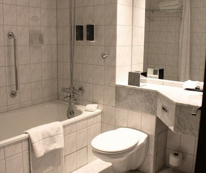 家庭间, Stamford Bridge Hotel London