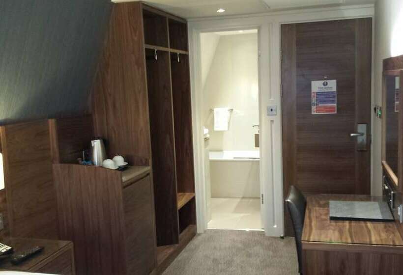 Номер Клуб, Norfolk Towers Paddington
