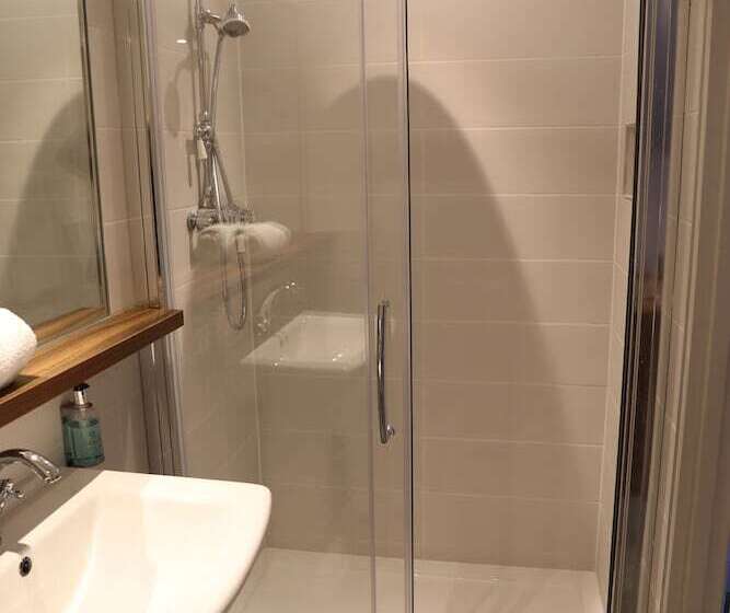 Семейный Номер, Stanhill Court Hotel, A Member Of Radisson Individuals
