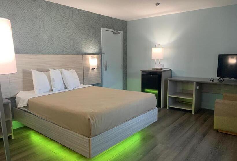 スーペリアールーム, Motel 6 Niagara Falls, On – Near The Falls