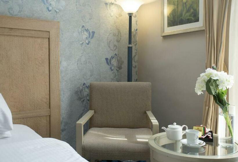 اتاق خانوادگی با چشم‌انداز باغ, Le Passage Cairo Hotel & Casino