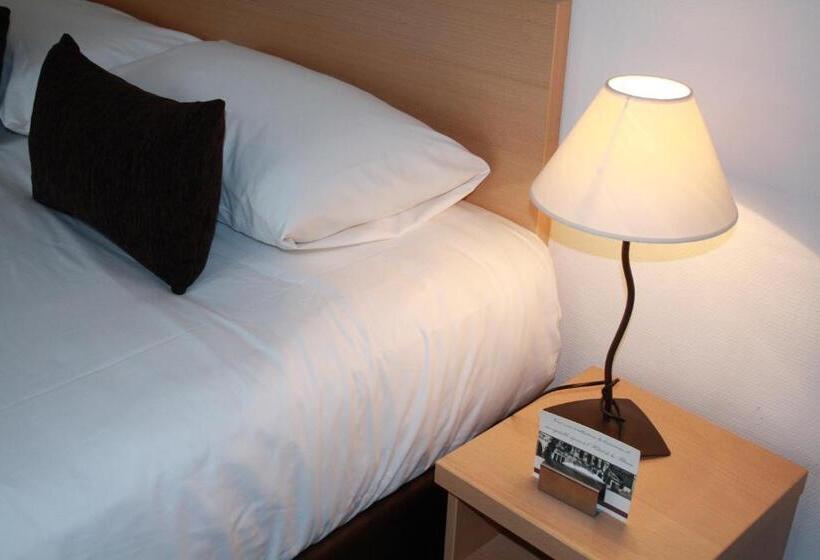 Номер Стандарт Трехместный, Hôtel De La Rhune