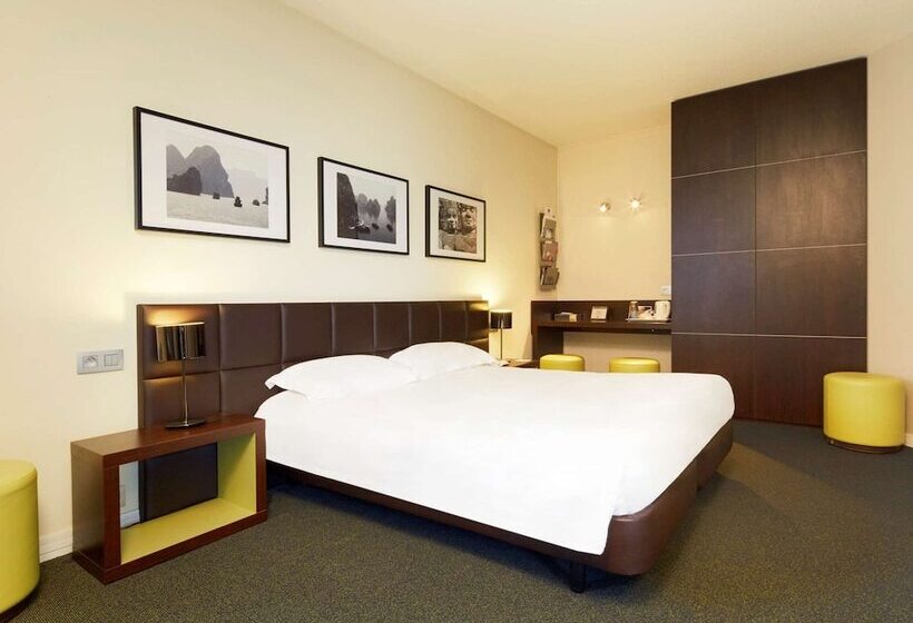 Номер Стандарт, Kyriad Hôtel Orly Aéroport   Athis Mons