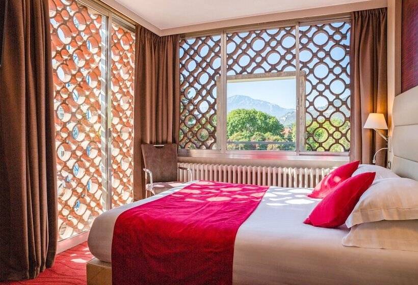 Номер Deluxe, Hôtel Les Trois Roses, Meylan Grenoble The Originals Boutique