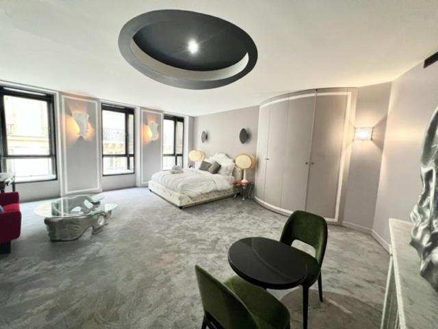 スイート, The Place To Be In Saint Germain Des Près   Montana 2