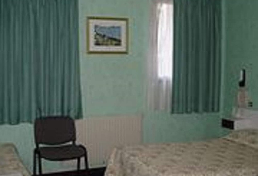 اتاق استاندارد سه نفره, Green Park Hotel Paris