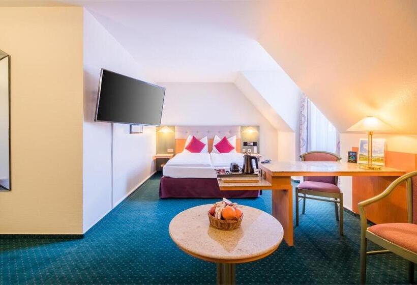 Трехместный Номер Комфорт, Plaza Hotel Blankenburg Ditzingen, Sure Hotel Collection