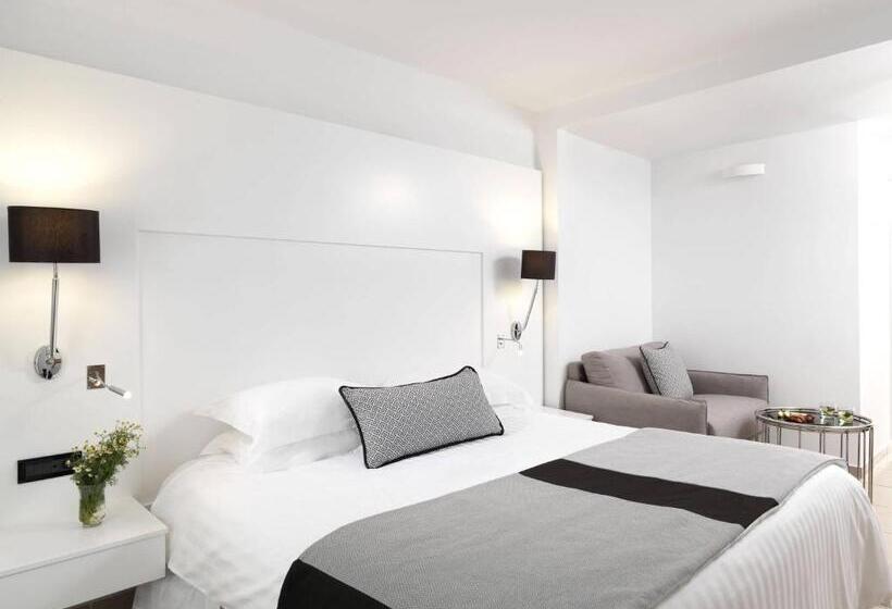 프리미엄 트리플 룸, Aressana Spa Hotel & Suites   Small Luxury Hotels Of The World
