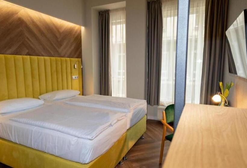 Номер Стандарт, Pilvax Hotel Budapest