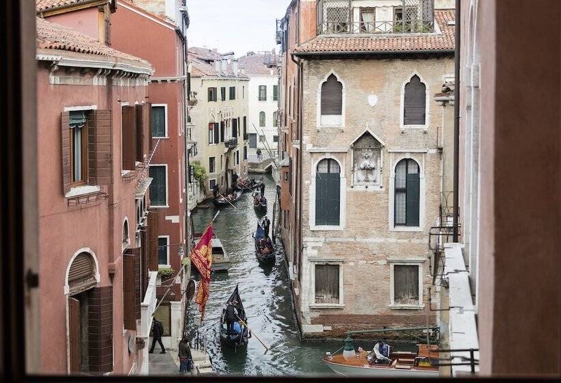 سوئیت جونیور با چشم‌انداز, All’angelo Art