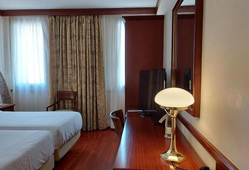 اتاق کلاسیک, Phi Hotel Dei Medaglioni