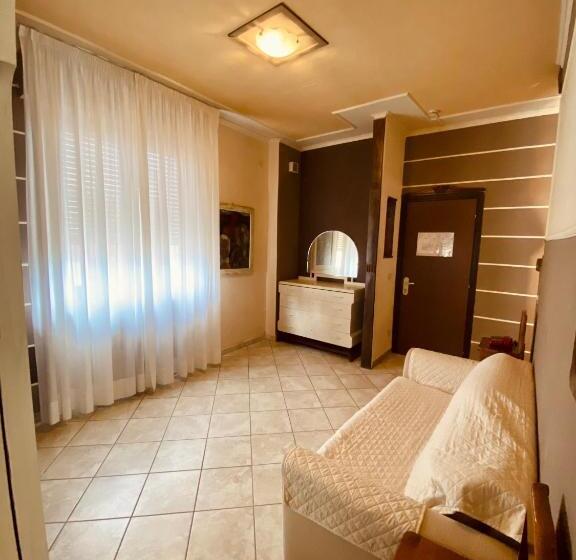 سوییت جونیور لوکس, Art Hotel Pandos