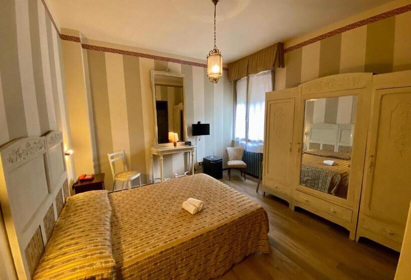 اتاق عادی, Art Hotel Pandos
