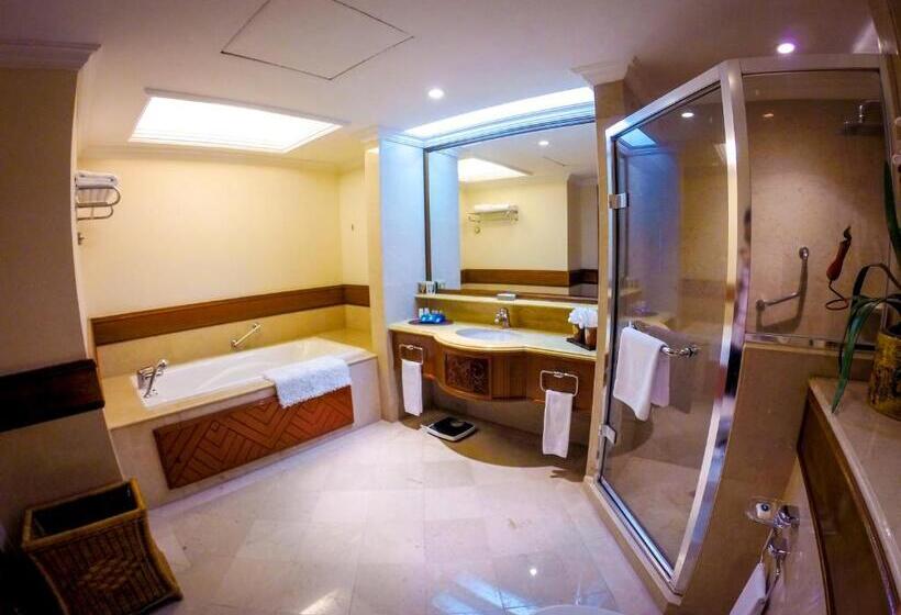 이그제큐티브 스위트, Nexus Resort & Spa Karambunai