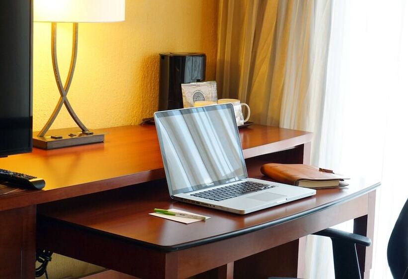 اتاق کلاسیک با تخت دوبل, Courtyard By Marriott Puebla Las Animas