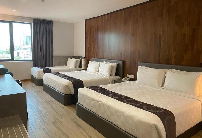 Family Suite, Frame