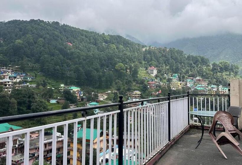 Номер Стандарт, Hill Town