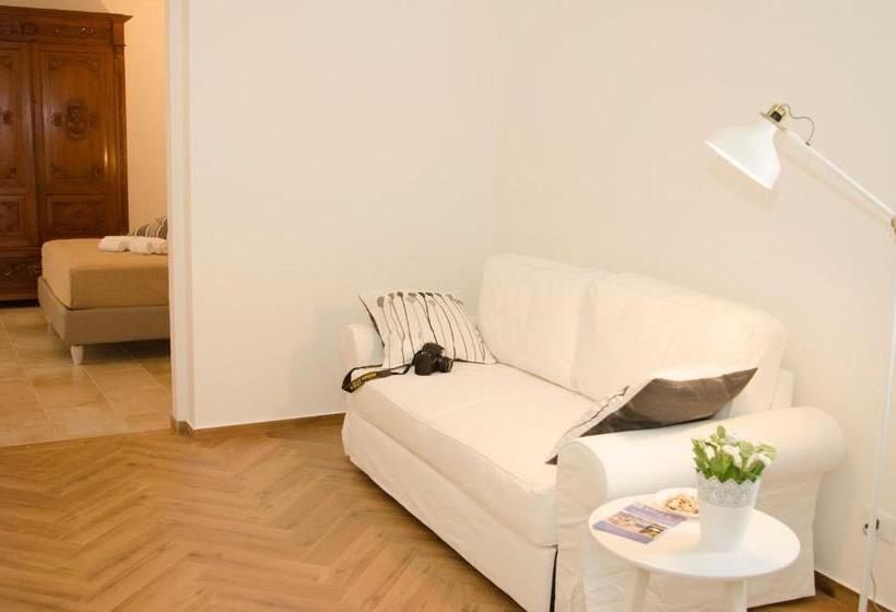 Pokój Czteroosobowy Premium, B&b Nencioli