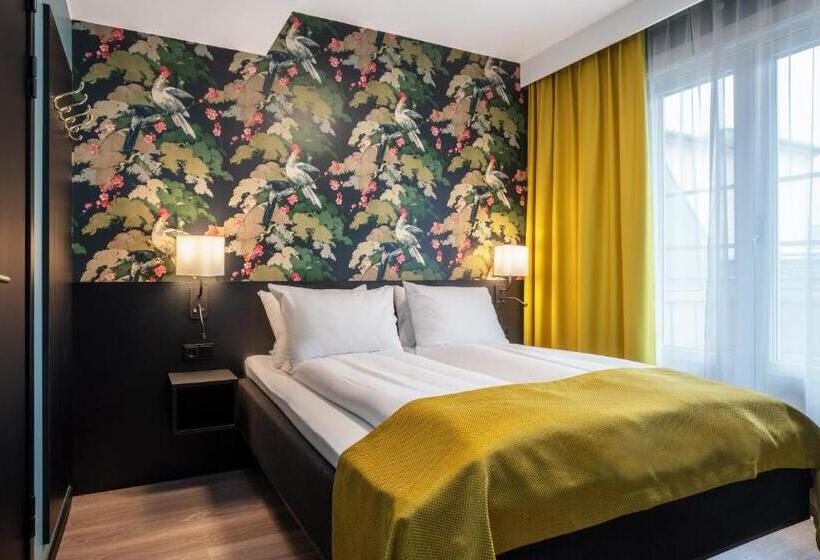 Полулюкс с Балконом, Thon Hotel Bristol, Bergen