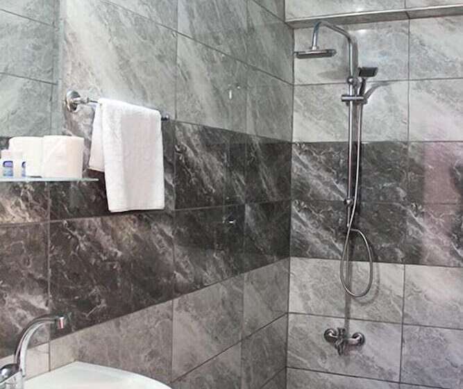 اتاق استاندارد سه نفره, Efehan