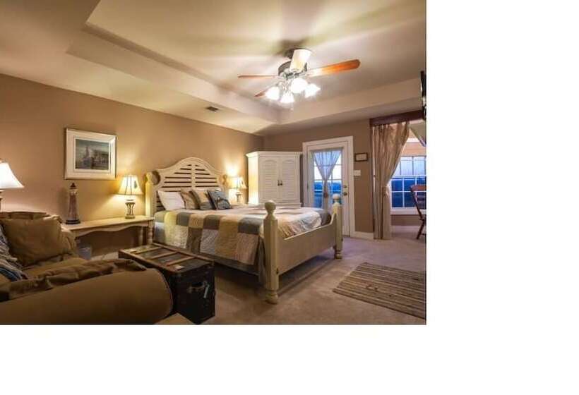 Люкс Премиум, Equinox Inn At Canyon Lake