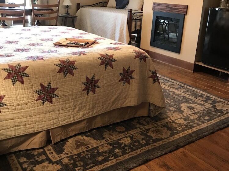 Студия Стандарт Двуспальная Кровать, Equinox Inn At Canyon Lake