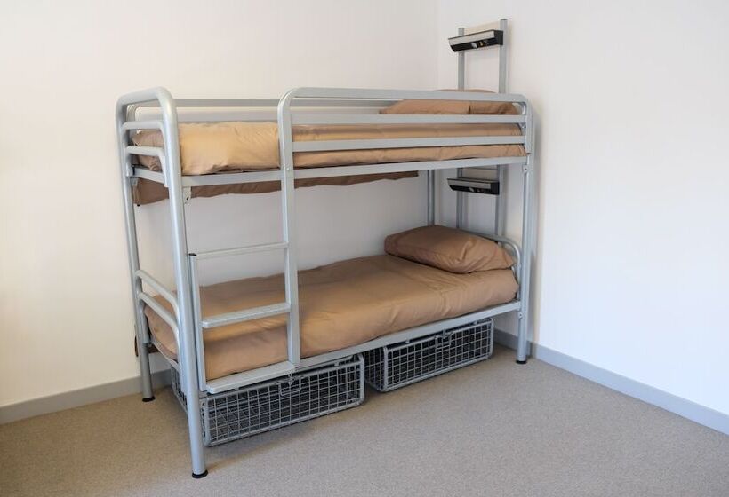 Кровать в Общей Комнате, Black Isle Hostel