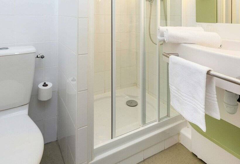 Номер Стандарт Трехместный, Ibis Budget Macon Sud