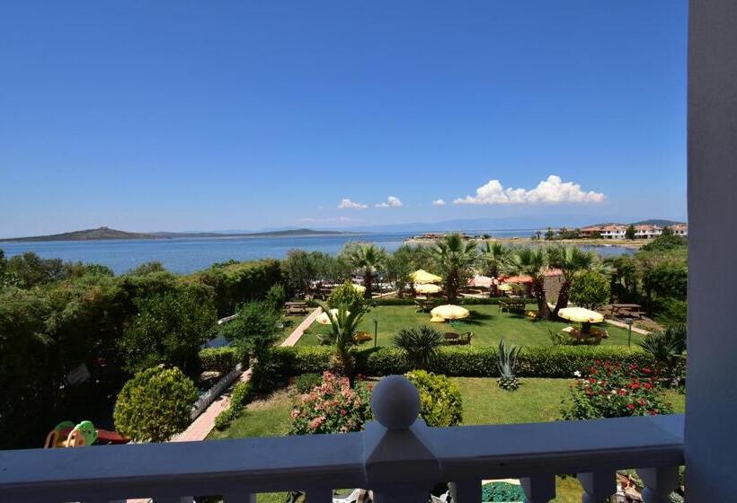 Номер Стандарт Вид на Сад, Cunda Asiyan Butik Otel