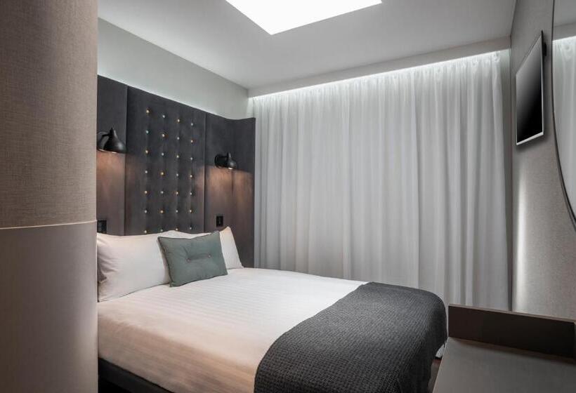 Номер Стандарт, Point A Kensington Olympia